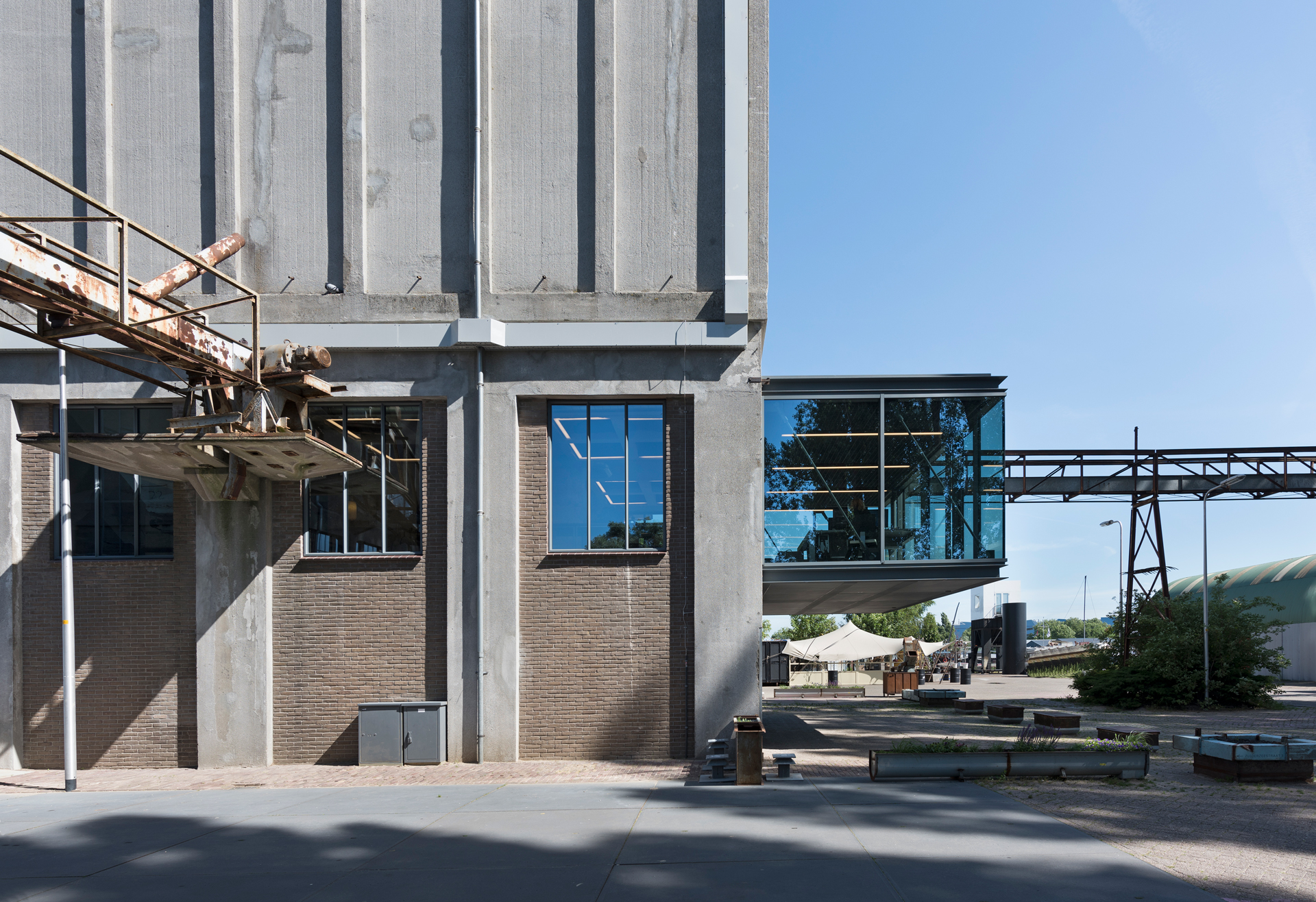 Grijze silo